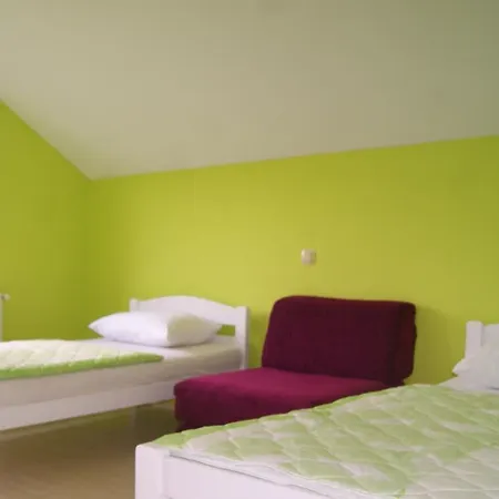 Emily Apartman *